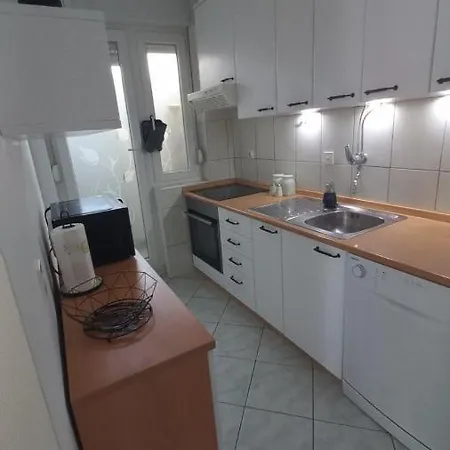 Urban * Μόσταρ